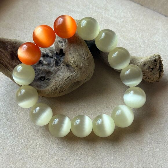 Elegant Orange and ivory cat eye Beaded Bracelet 7inch 12/13mm handmade - Picture 2 of 4